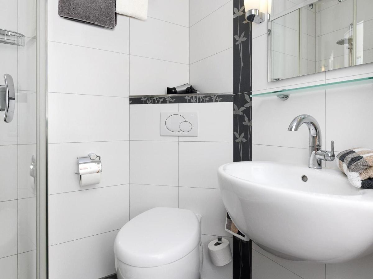 Charming Apartment On Ruegen Island With Balcony Sellin  외부 사진