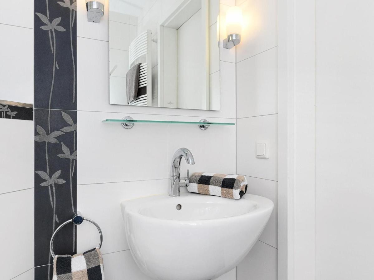 Charming Apartment On Ruegen Island With Balcony Sellin  외부 사진